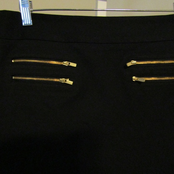 Banana Republic Black Gold Zippers Size 4 Skirt - Picture 2 of 8